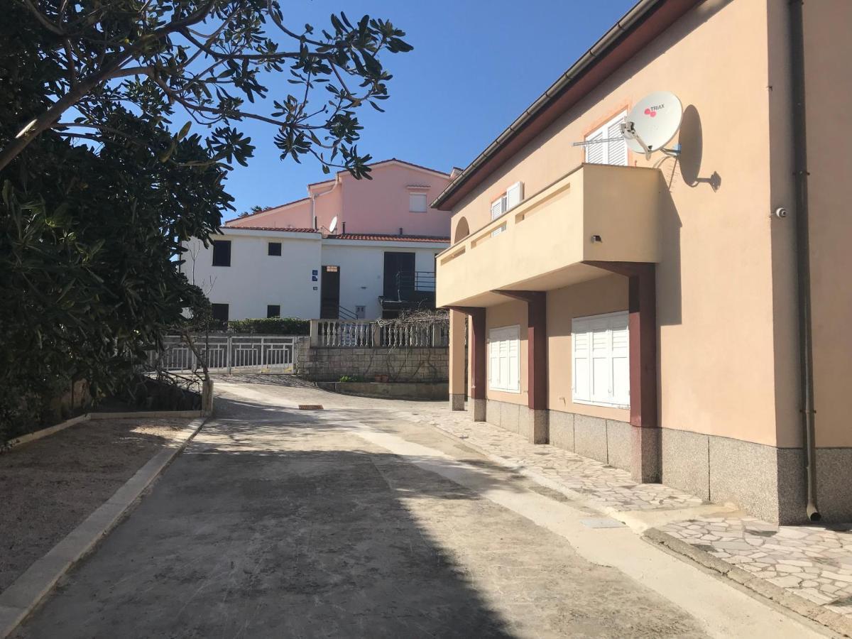 Summer Rooms Baska Екстериор снимка