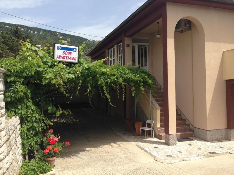 Summer Rooms Baska Екстериор снимка
