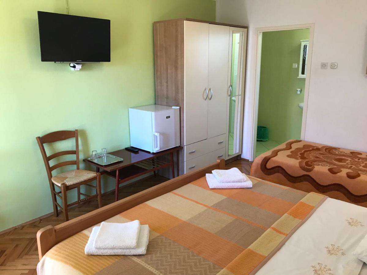 Summer Rooms Baska Екстериор снимка